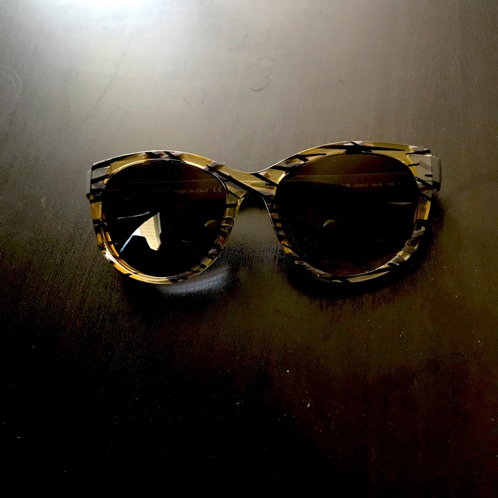 SALE Authentic Fendi Sunglasses